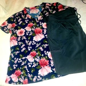 Scrubs size XL like new